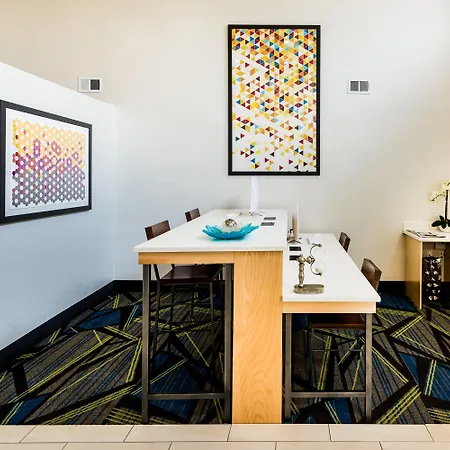 Holiday Inn Express & Suites Charlotte Arpt-Belmont By Ihg